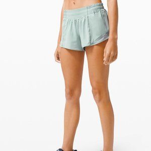 Lululemon Hotty Hot Short 2.5" Size 4